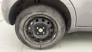 Used 2009 Maruti Suzuki Ritz [2009-2012] VXI Petrol Manual tyres RIGHT REAR TYRE RIM VIEW