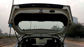Used 2015 Maruti Suzuki Swift [2011-2017] VXi Petrol Manual interior DICKY DOOR OPEN VIEW