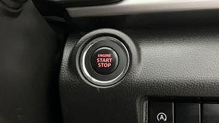 Used 2022 Maruti Suzuki XL6 [2019-2022] Alpha MT Petrol Petrol Manual top_features Keyless start