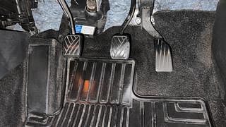 Used 2018 Maruti Suzuki Vitara Brezza [2016-2020] ZDi Diesel Manual interior PEDALS VIEW
