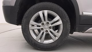 Used 2017 Maruti Suzuki Vitara Brezza [2016-2020] ZDi Plus Diesel Manual tyres RIGHT REAR TYRE RIM VIEW