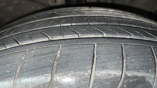 Used 2018 Hyundai Creta [2015-2018] 1.6 S Plus Auto Diesel Automatic tyres RIGHT FRONT TYRE TREAD VIEW