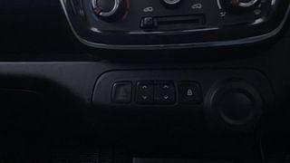 Used 2017 Renault Kwid [2015-2019] RXT Petrol Manual top_features Power windows