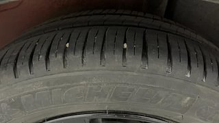 Used 2017 Maruti Suzuki Ignis [2017-2020] Zeta AMT Petrol Petrol Automatic tyres LEFT REAR TYRE TREAD VIEW