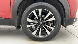 Used 2019 Nissan Kicks [2018-2020] XV Premium (O) Dual Tone Diesel Diesel Manual tyres RIGHT FRONT TYRE RIM VIEW