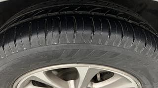 Used 2016 Hyundai Grand i10 [2013-2017] Asta 1.1 CRDi (O) Diesel Manual tyres RIGHT FRONT TYRE TREAD VIEW