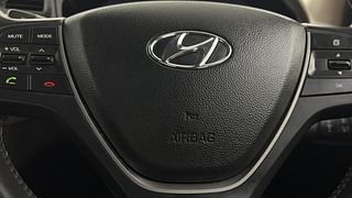 Used 2014 Hyundai Elite i20 [2014-2018] Asta 1.2 Petrol Manual top_features Airbags