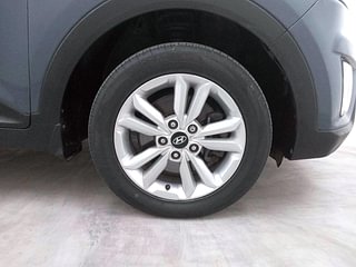 Used 2016 Hyundai Creta [2015-2018] 1.6 SX Plus Auto Diesel Automatic tyres RIGHT FRONT TYRE RIM VIEW