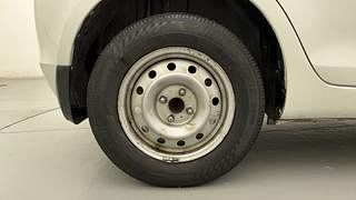 Used 2013 Maruti Suzuki Swift [2011-2017] LDi Diesel Manual tyres RIGHT REAR TYRE RIM VIEW