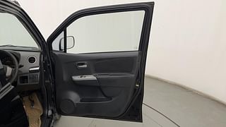 Used 2011 Maruti Suzuki Wagon R 1.0 [2010-2019] LXi Petrol Manual interior RIGHT FRONT DOOR OPEN VIEW
