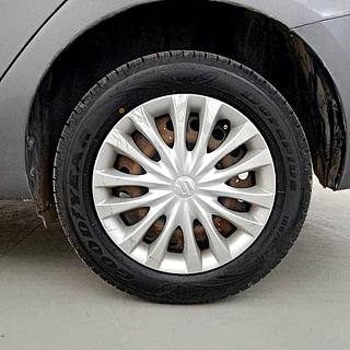 Used 2015 Maruti Suzuki Ciaz [2014-2017] VXi+ Petrol Manual tyres LEFT REAR TYRE RIM VIEW