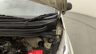 Used 2015 Hyundai Eon [2011-2018] Magna Petrol Manual engine ENGINE LEFT SIDE HINGE & APRON VIEW