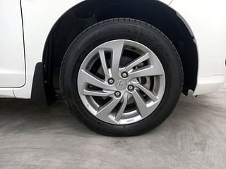 Used 2022 honda Jazz VX Petrol Manual tyres RIGHT FRONT TYRE RIM VIEW