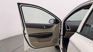 Used 2011 Hyundai i20 [2008-2012] Magna 1.2 Petrol Manual interior LEFT FRONT DOOR OPEN VIEW