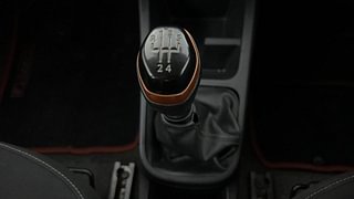 Used 2020 Renault Kwid CLIMBER 1.0 Opt Petrol Manual interior GEAR  KNOB VIEW
