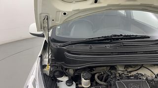 Used 2015 Hyundai Eon [2011-2018] Sportz Petrol Manual engine ENGINE RIGHT SIDE HINGE & APRON VIEW