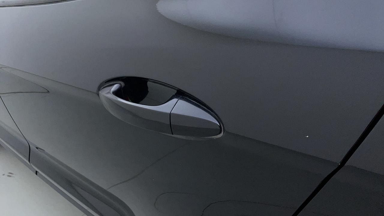 Used 2014 Ford EcoSport [2013-2015] Titanium 1.5L Ti-VCT Petrol Manual dents MINOR SCRATCH