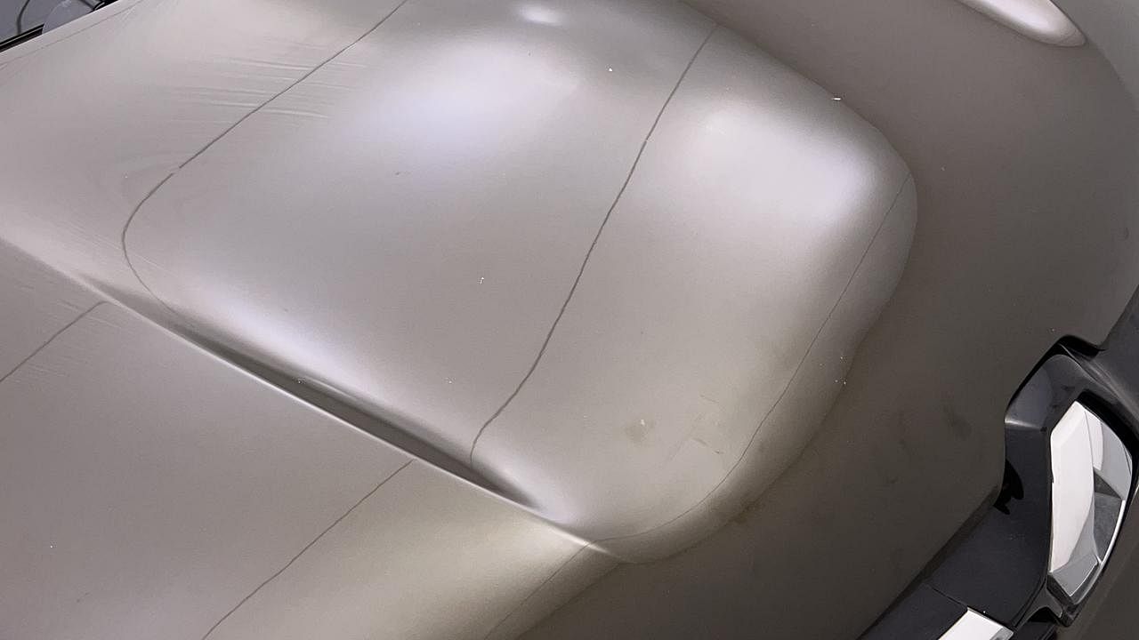 Used 2018 Renault Kwid [2017-2019] RXT 1.0 SCE Special (O) Petrol Manual dents MINOR SCRATCH