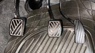 Used 2011 Maruti Suzuki Wagon R 1.0 [2010-2019] LXi Petrol Manual interior PEDALS VIEW