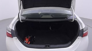 Used 2017 Toyota Corolla Altis [2017-2020] G Diesel Diesel Manual interior DICKY INSIDE VIEW