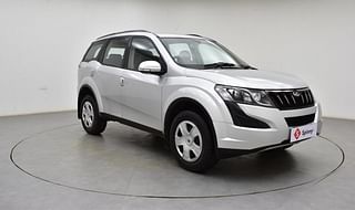 Used 2017 Mahindra XUV500 [2015-2018] W6 1.99 Diesel Manual exterior RIGHT FRONT CORNER VIEW