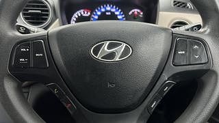 Used 2015 Hyundai Xcent [2014-2017] S Petrol Petrol Manual top_features Steering mounted controls
