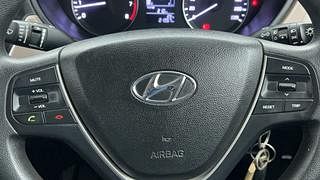 Used 2017 Hyundai Elite i20 [2014-2018] Sportz 1.2 Petrol Manual top_features Steering mounted controls