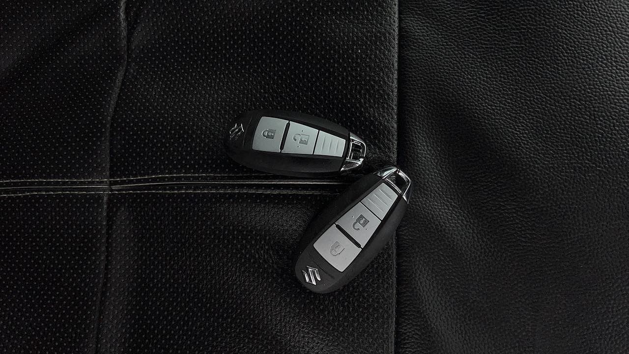 Used 2017 Maruti Suzuki Baleno [2015-2019] Zeta Petrol Petrol Manual extra CAR KEY VIEW