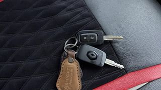 Used 2020 renault Kwid 1.0 RXT Opt Petrol Manual extra CAR KEY VIEW