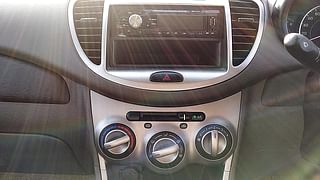 Used 2015 Hyundai i10 1.1L iRDE Magna Special Edition Petrol Manual interior MUSIC SYSTEM & AC CONTROL VIEW