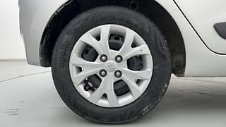 Used 2015 Hyundai Grand i10 [2013-2017] Sportz 1.2 Kappa VTVT Petrol Manual tyres RIGHT REAR TYRE RIM VIEW