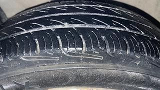 Used 2010 Maruti Suzuki Swift [2007-2011] LXI CNG (Outside Fitted) Petrol+cng Manual tyres LEFT FRONT TYRE TREAD VIEW