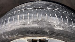 Used 2013 Hyundai Verna [2011-2015] Fluidic 1.6 VTVT SX Petrol Manual tyres RIGHT FRONT TYRE TREAD VIEW