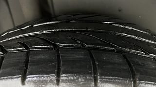 Used 2016 Maruti Suzuki S-Cross [2015-2017] Alpha 1.3 Diesel Manual tyres RIGHT REAR TYRE TREAD VIEW