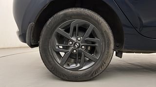 Used 2020 Hyundai Grand i10 Nios Sportz 1.2 Kappa VTVT CNG Petrol+cng Manual tyres RIGHT REAR TYRE RIM VIEW