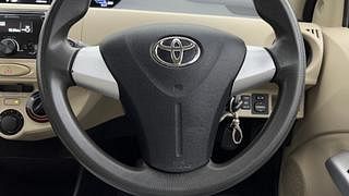 Used 2017 Toyota Etios Liva [2017-2020] V Petrol Manual top_features Airbags