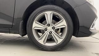 Used 2019 Hyundai Verna [2017-2020] 1.6 VTVT SX Petrol Manual tyres RIGHT FRONT TYRE RIM VIEW