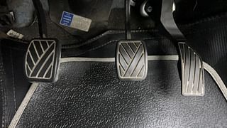 Used 2017 Maruti Suzuki Swift [2011-2017] VDi Diesel Manual interior PEDALS VIEW
