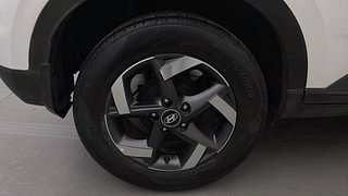 Used 2020 Hyundai Venue [2019-2022] SX 1.5 CRDI Diesel Manual tyres RIGHT REAR TYRE RIM VIEW