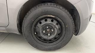 Used 2009 Maruti Suzuki Ritz [2009-2012] VXI Petrol Manual tyres RIGHT FRONT TYRE RIM VIEW