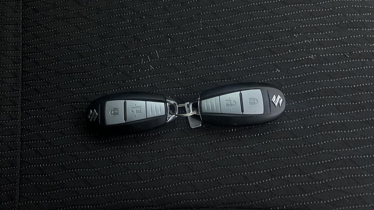 Used 2016 Maruti Suzuki Baleno [2015-2019] Zeta AT Petrol Petrol Automatic extra CAR KEY VIEW