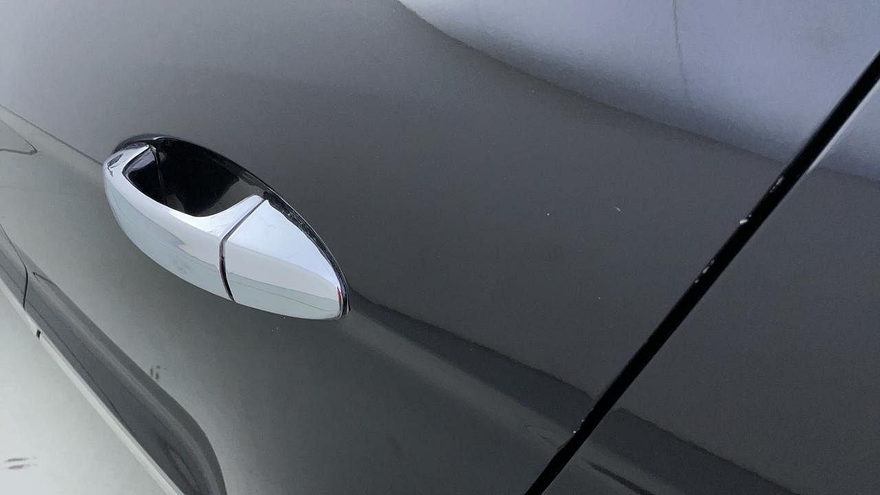Used 2015 Ford EcoSport [2015-2017] Titanium 1.5L Ti-VCT AT Petrol Automatic dents MINOR DENT