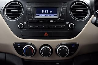 Used 2018 Hyundai Grand i10 [2013-2017] Magna 1.2 Kappa VTVT Petrol Manual interior MUSIC SYSTEM & AC CONTROL VIEW