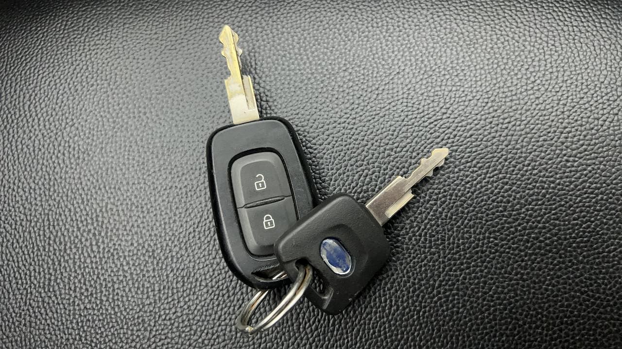 Used 2021 Datsun Redi-GO [2020-2022] T(O) 1.0 Petrol Manual extra CAR KEY VIEW