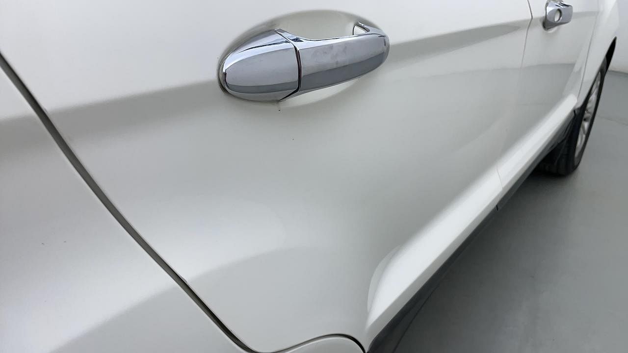 Used 2015 Ford EcoSport [2013-2015] Titanium 1.5L Ti-VCT AT Petrol Automatic dents MINOR DENT