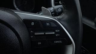 Used 2022 Hyundai Venue [2019-2022] SX Plus 1.0 Turbo DCT Petrol Automatic top_features Cruise control