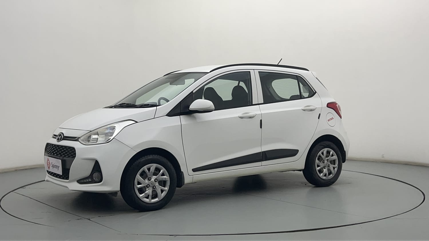 LEFT FRONT CORNER VIEW