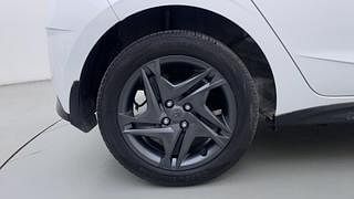 Used 2022 Hyundai New i20 Sportz 1.2 MT Petrol Manual tyres RIGHT REAR TYRE RIM VIEW