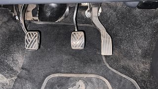 Used 2011 Maruti Suzuki Swift [2007-2011] VXi Petrol Manual interior PEDALS VIEW