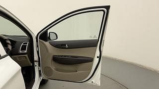 Used 2011 Hyundai i20 [2008-2012] Sportz 1.2 Petrol Manual interior RIGHT FRONT DOOR OPEN VIEW